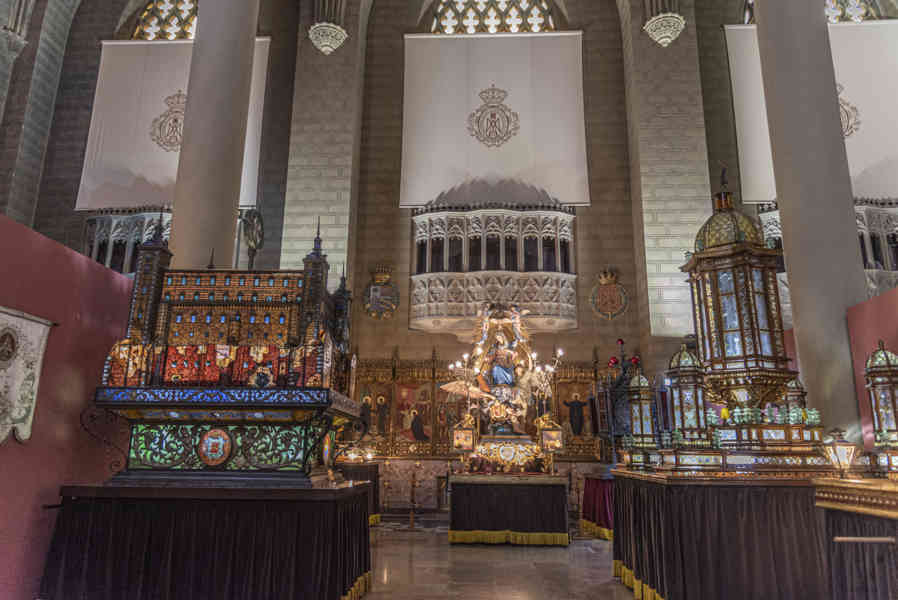 Zaragoza 105 - iglesia del Sagrado Corazón de Jesús (Rosario de Cristal).jpg